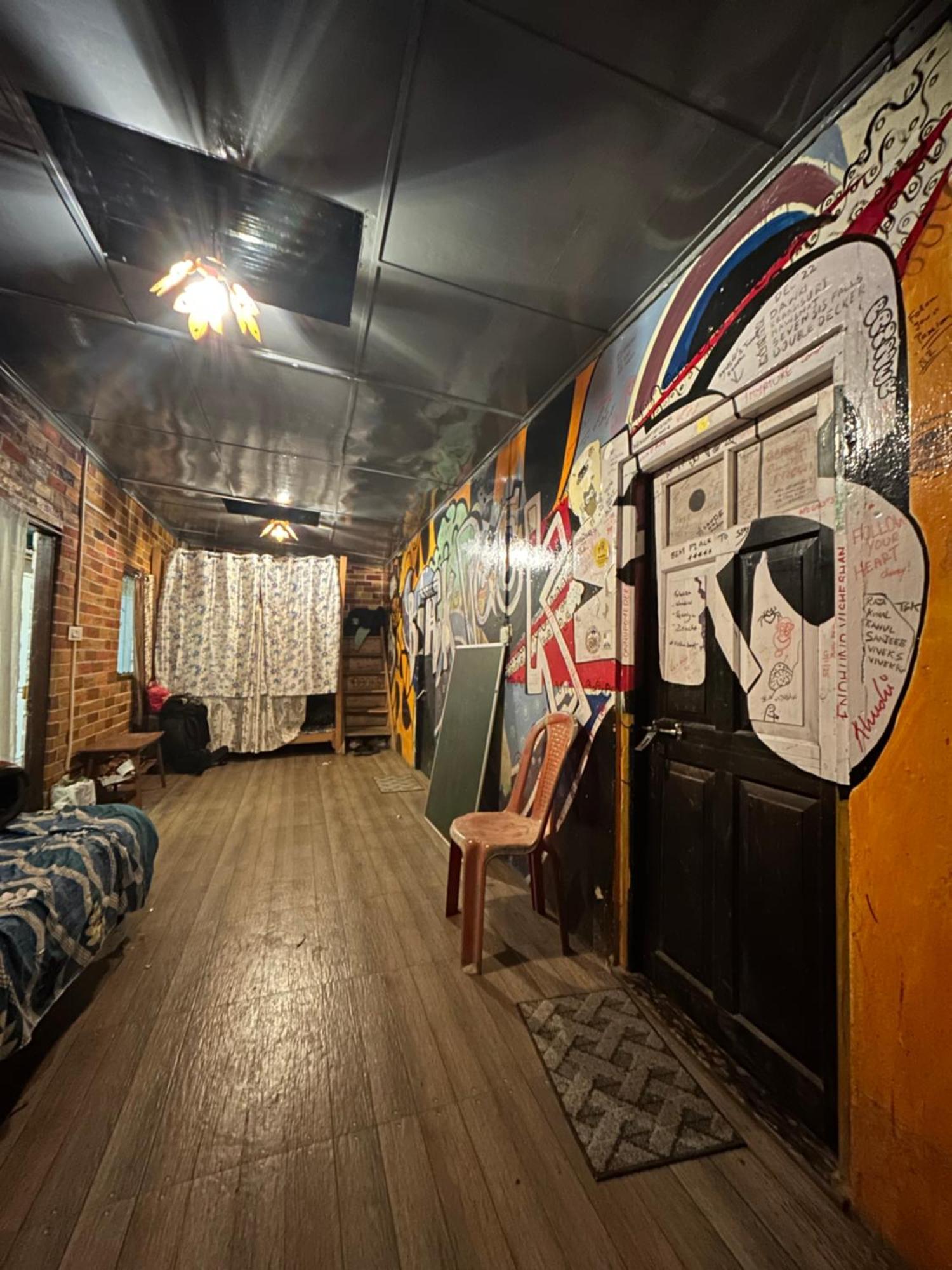 Isabella Hostel Shillong Buitenkant foto