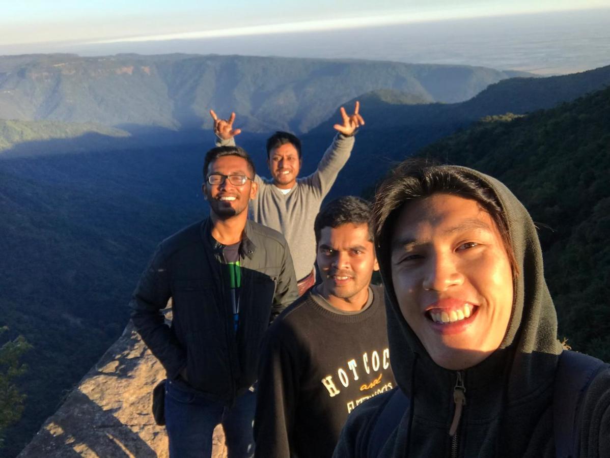 Isabella Hostel Shillong Buitenkant foto