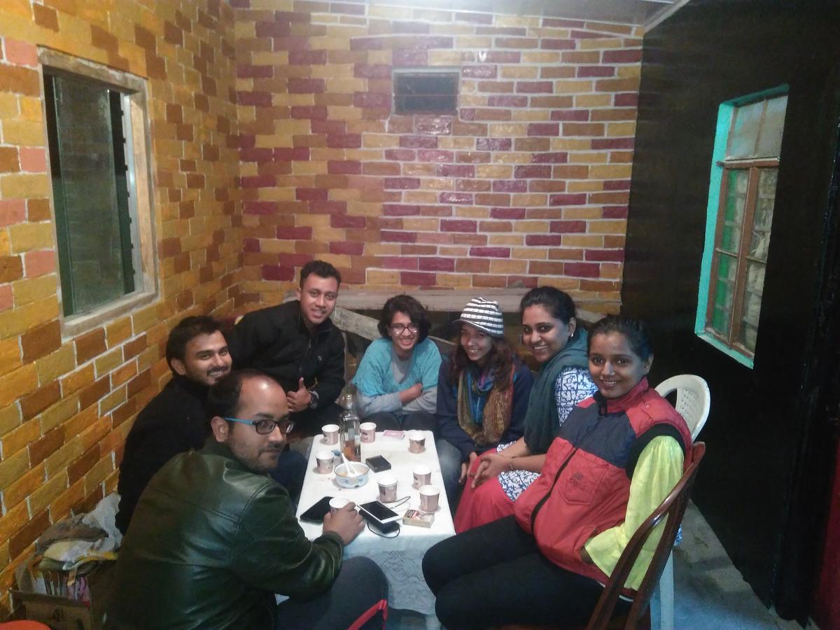 Isabella Hostel Shillong Buitenkant foto