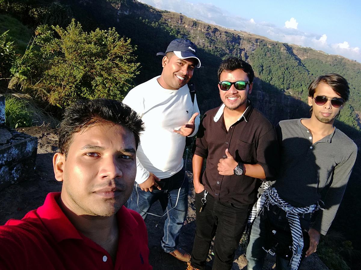 Isabella Hostel Shillong Buitenkant foto